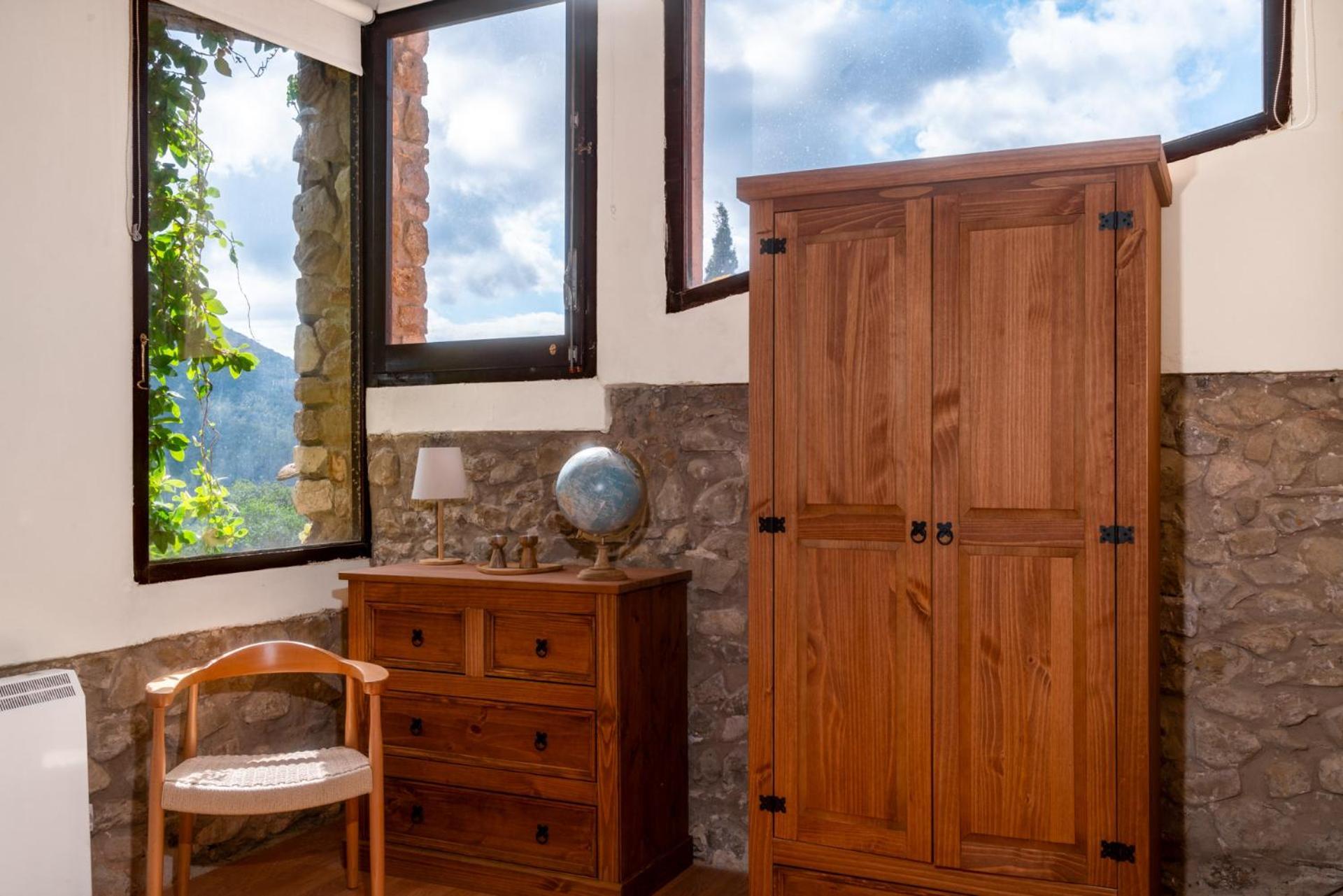 Can Serola Sales de Llierca Ngoại thất bức ảnh